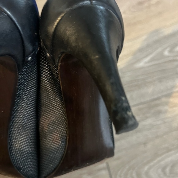 Stuart Weitzman Womens Black Leather Studded Pointy Toe Heels Size 8.5 M - Picture 6 of 8